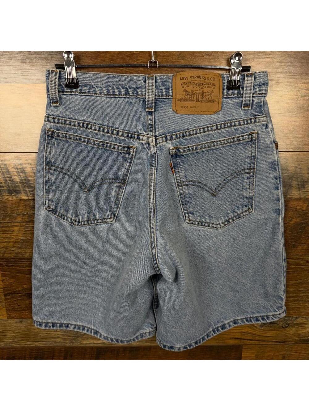 Vintage Levis 950 Mom Shorts Womens 26x7 Blue Denim Orange Tab Relaxed Fit